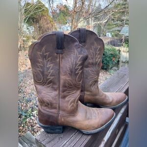 Ariat Boots Womens Size 7.5 B Cowboy Boots Cowgirl Boots Brown Leather